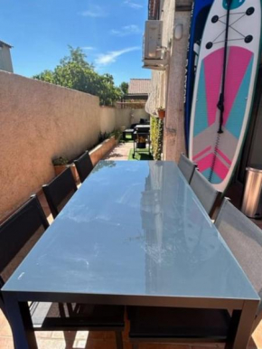A 150 m de la mer,terrasse 30m, Clim wifi parking